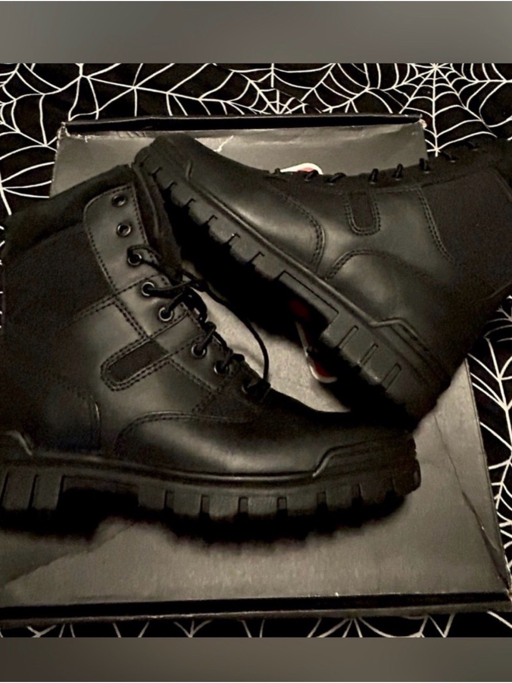 THOROGOOD Brand Black Tactical Men's Boots - Durable Lace-Up Work Boot NIB 9M